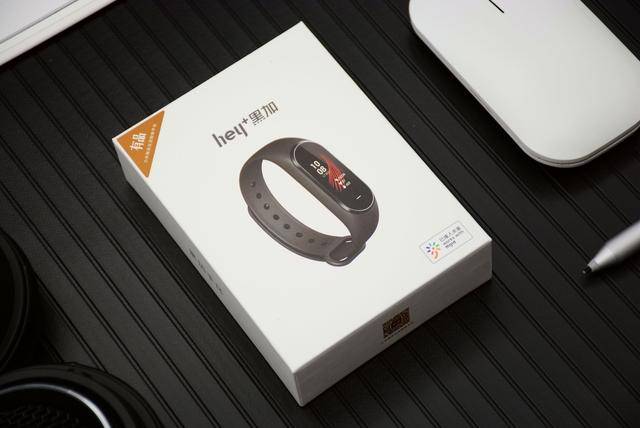 女神节送礼首选 深具小米风格的高性价比之选——黑加手环深度评测